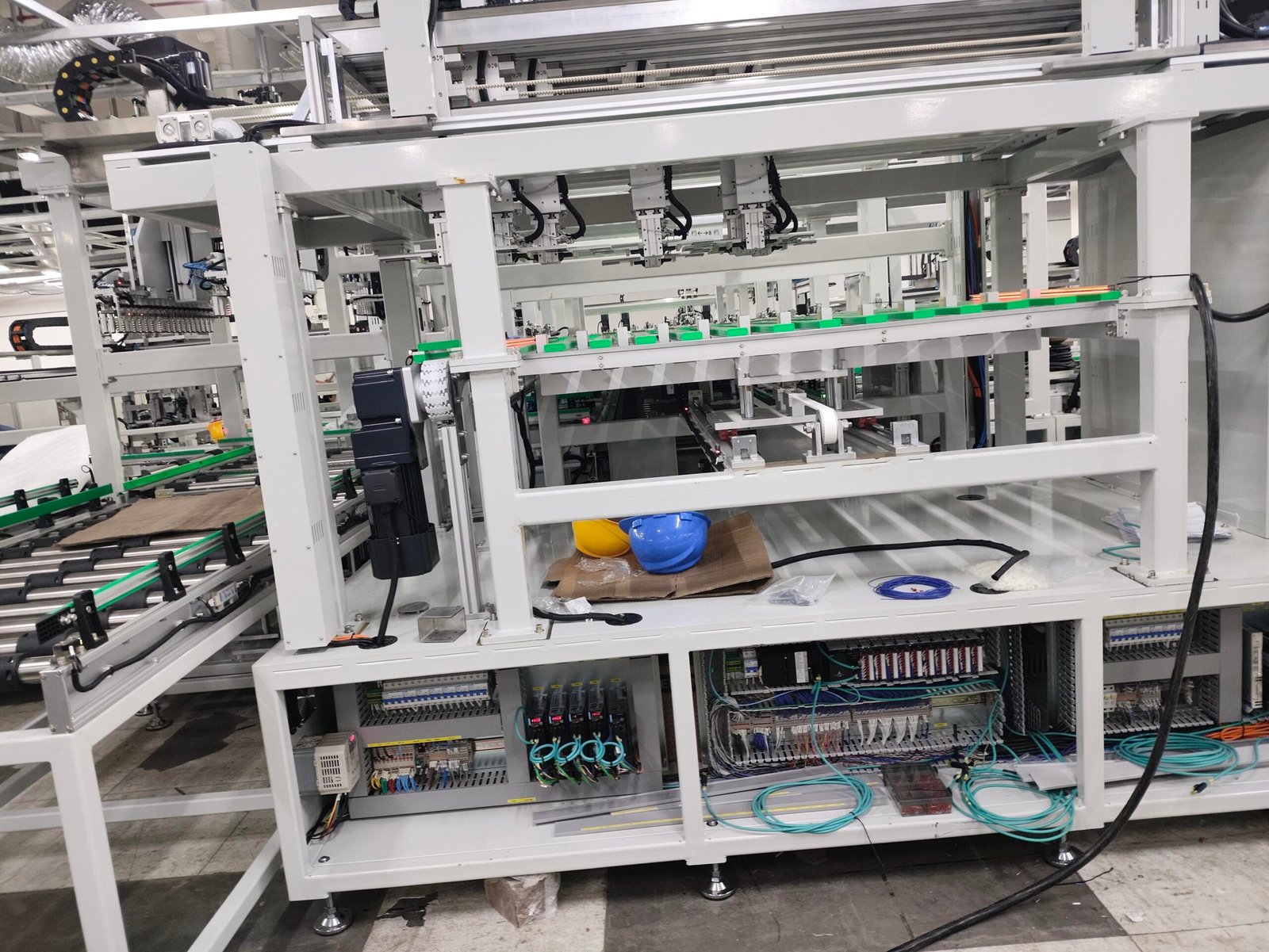 SunlayAuto workers assembling disposable product machinery